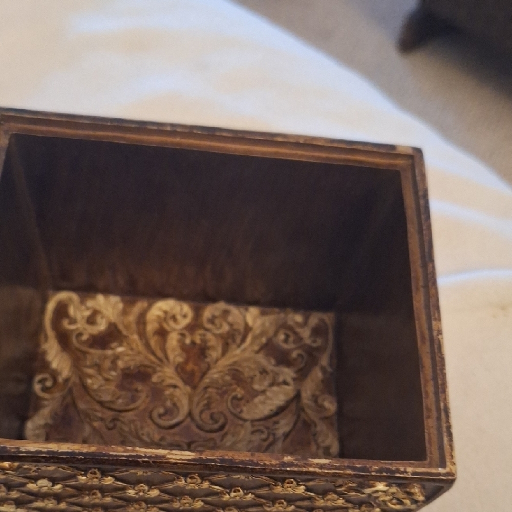 Not Rated Brown and Gold Embossed Decorative Box 4"X 5" - Picture 8 of 9